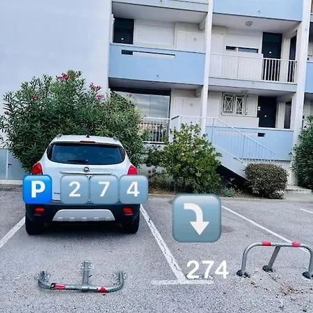 Apartment Emplacement Ideal, Plage, Parking, Internet ! *